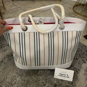 Best 25+ Deals for Burberry Beach Bag | Poshmark
